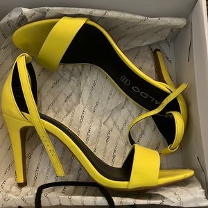 Yellow heels. Size 7.